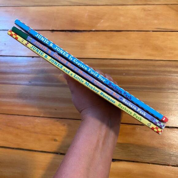 Junie B. Jones Chapter Book Lot #2 - Picture 11 of 11